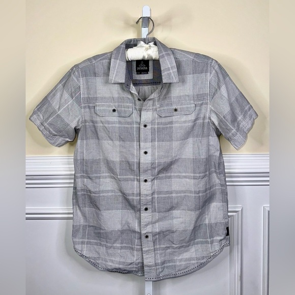 Prana Men’s Button Down Collared Grey Short Sleeve Shirt Size Medium - Picture 1 of 8
